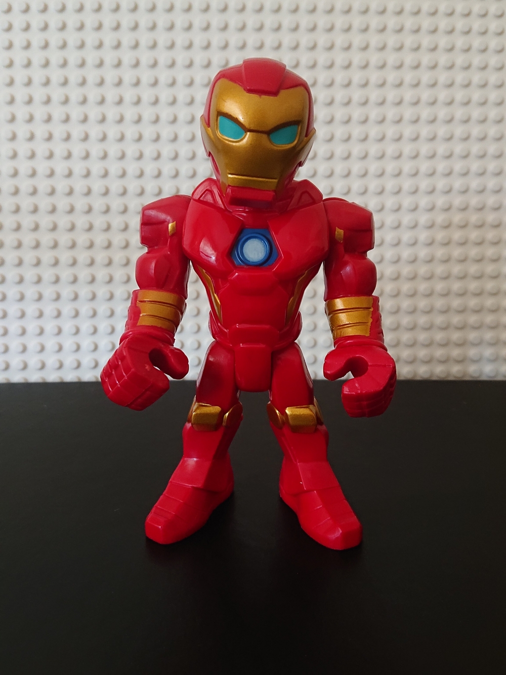 2018 Hasbro Marvel & Subs - Iron Man 5" Action Figure - Avengers